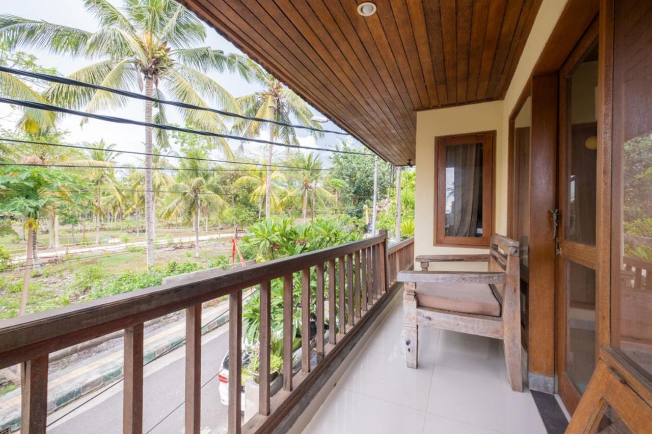 Hotel The Point Surfcamp Bali à Pulukan Extérieur photo