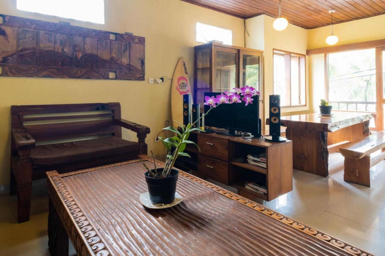 Hotel The Point Surfcamp Bali à Pulukan Extérieur photo